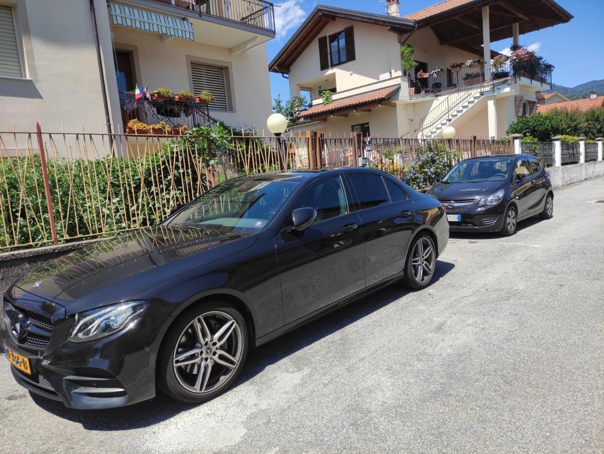 Il Nido Del Merlo Parcheggio E Giardino 베르바니아 외부 사진