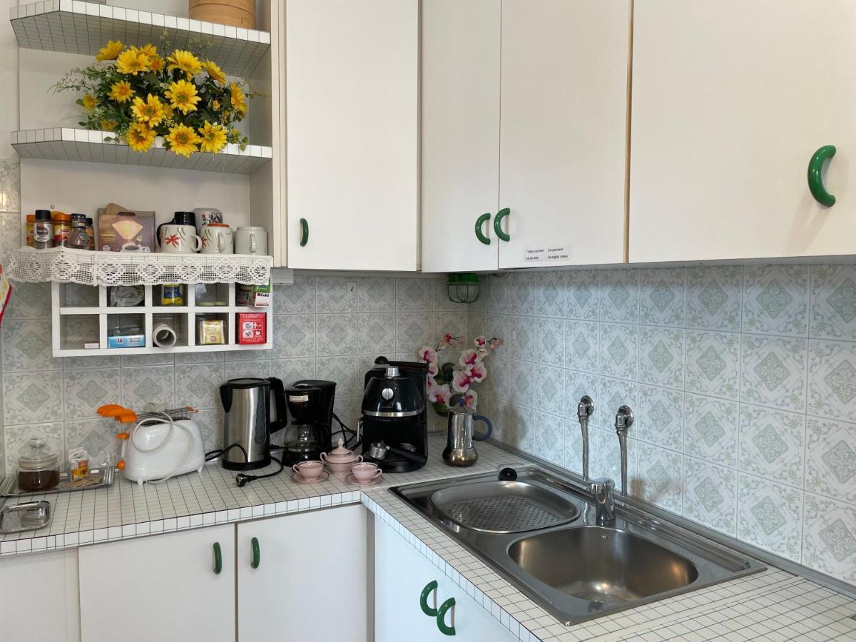 Il Nido Del Merlo Parcheggio E Giardino 베르바니아 외부 사진